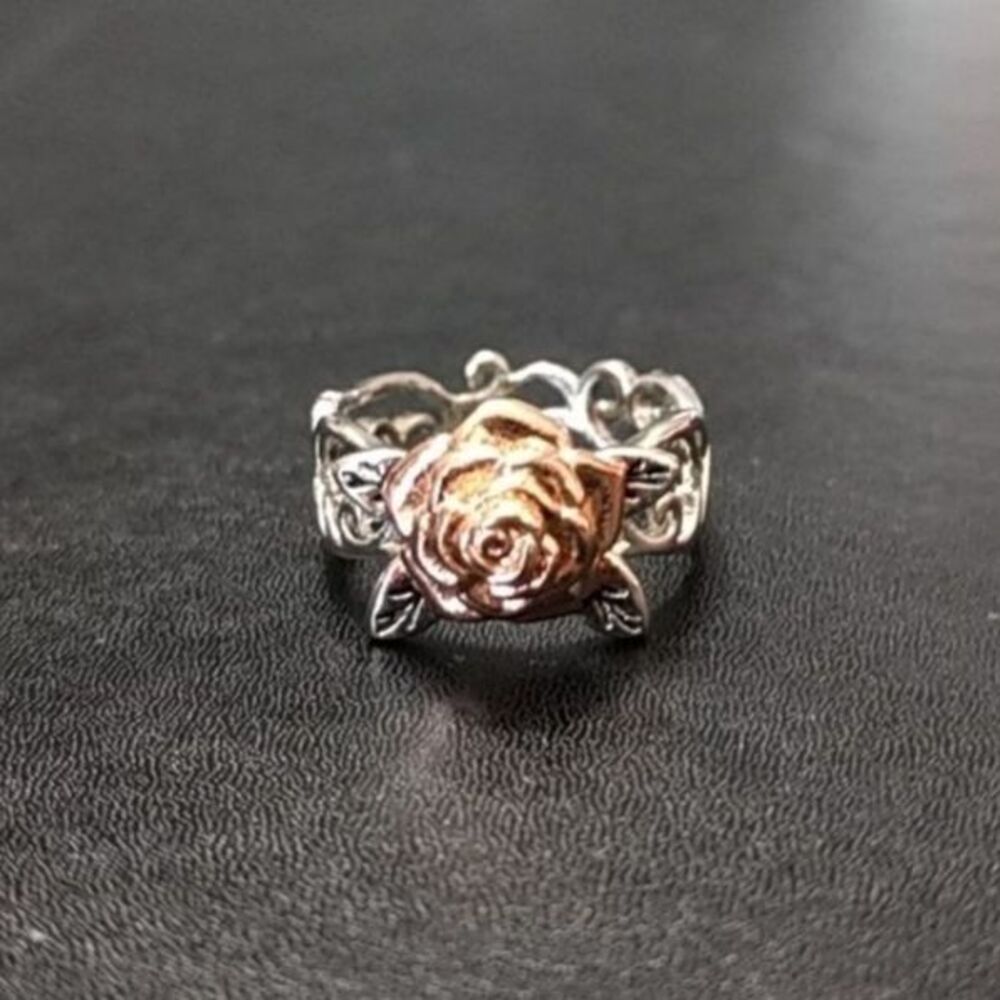 Rose gold and silver tone flower ring size 6